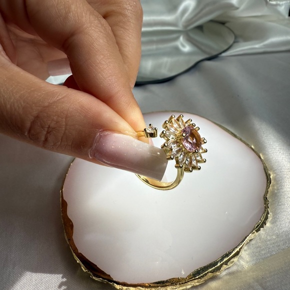 NEW Adjustable speener Gold and Pink Floral Ring - Picture 6 of 10